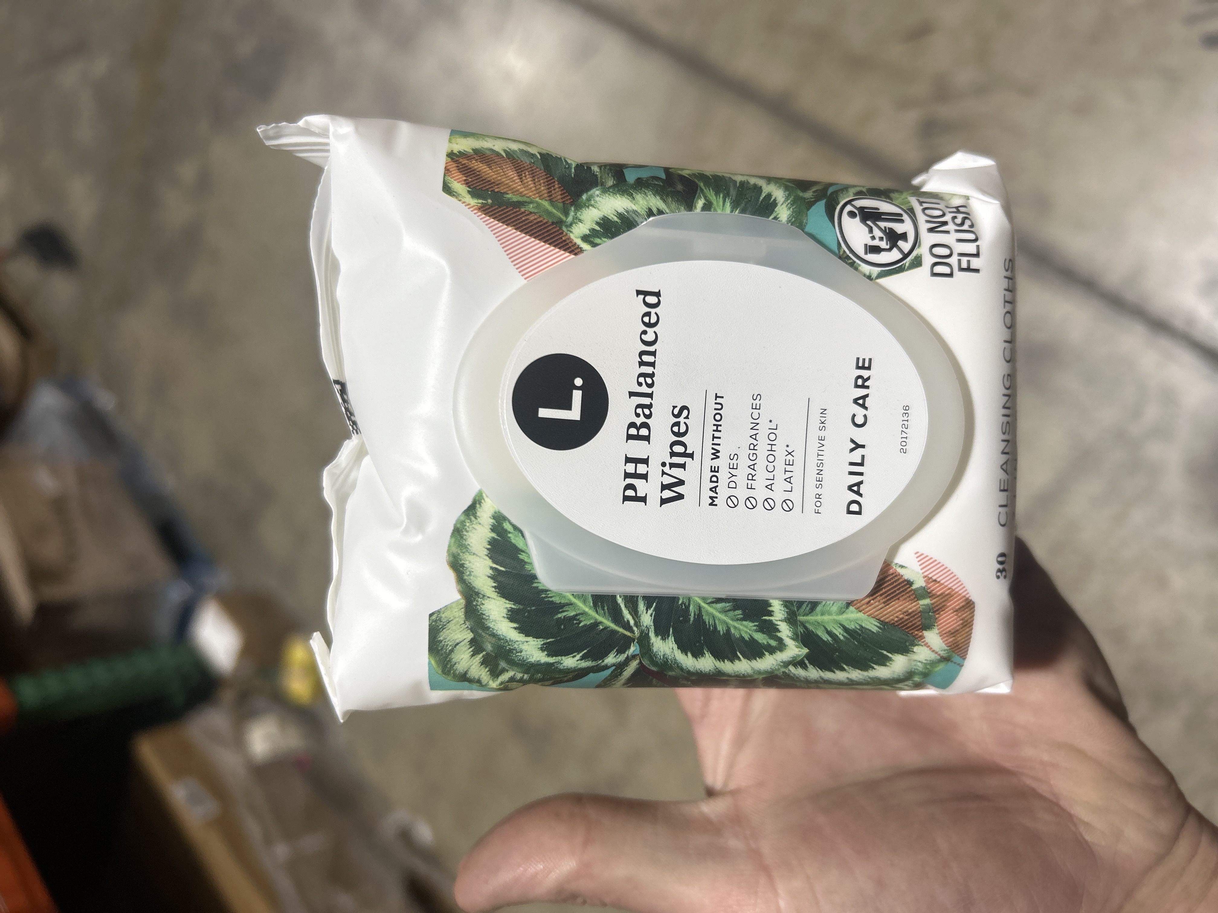 L P.H. Balanced Wipes
